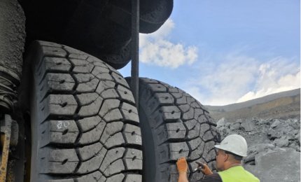 LoadMax Giant OTR tires 33.00R51 & 40.00R57